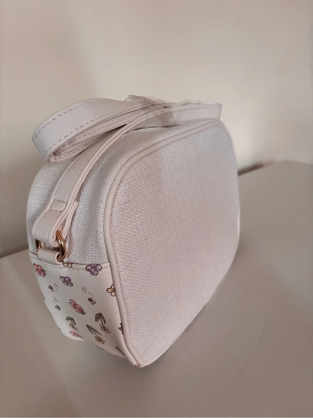 Disney Winnie the Pooh Cream and Red Crossbody Bag